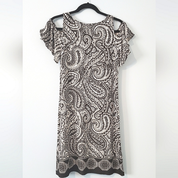 Cleo. Petites. Black & White. Paisley Pattern Dress. - Picture 2 of 5